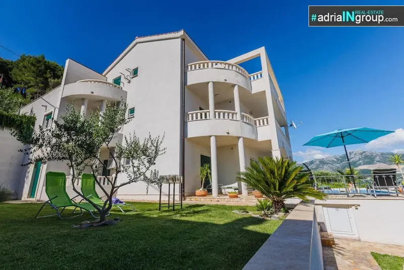 DVIJE KUĆE SA BAZENOM / panoramski pogled na Split -čitaj tekst