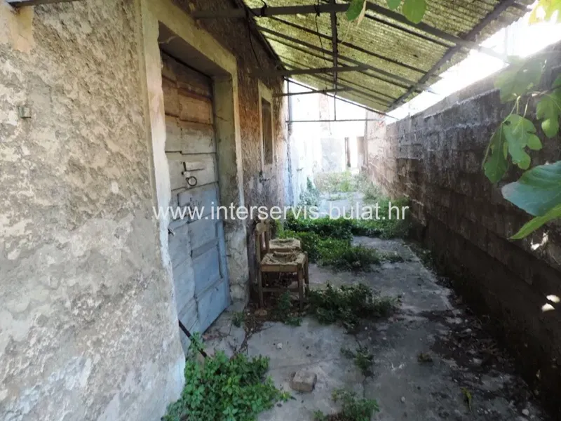 Casa Knin – 3