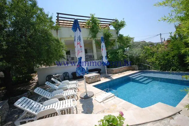BRAČ, LOVELY HOUSE WITH SWIMMING POOL – 2