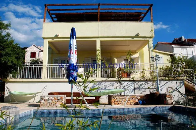BRAČ, LOVELY HOUSE WITH SWIMMING POOL – 3