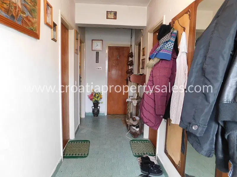 Brac, house for sale, 250.000 € – 3