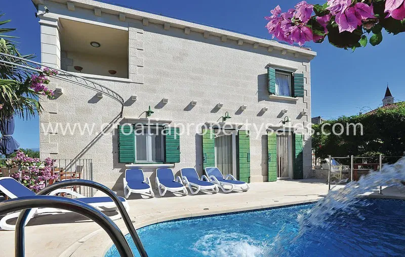 Brac, villa for sale, 980.000 € – 2