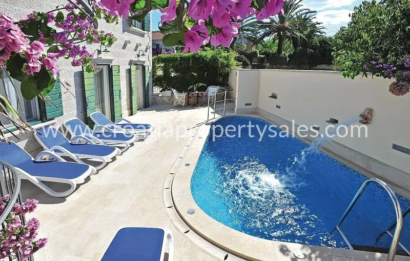 Brac, villa for sale, 980.000 € – 3