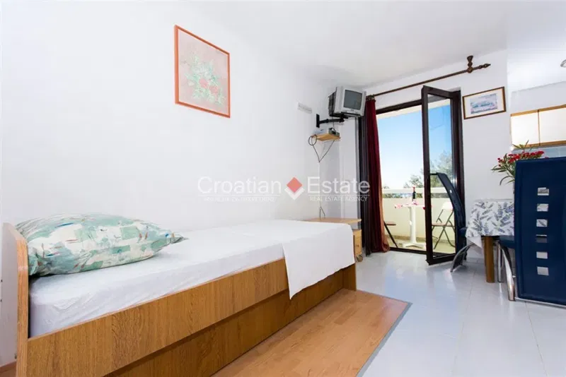 Island Čiovo – apartment house with summer kitchen for sale – 3