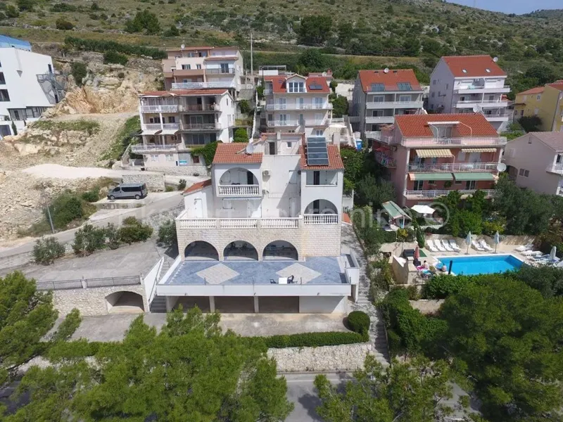 Seget, apartment house 608m2, in an excellent location near the sea, sea view – 2