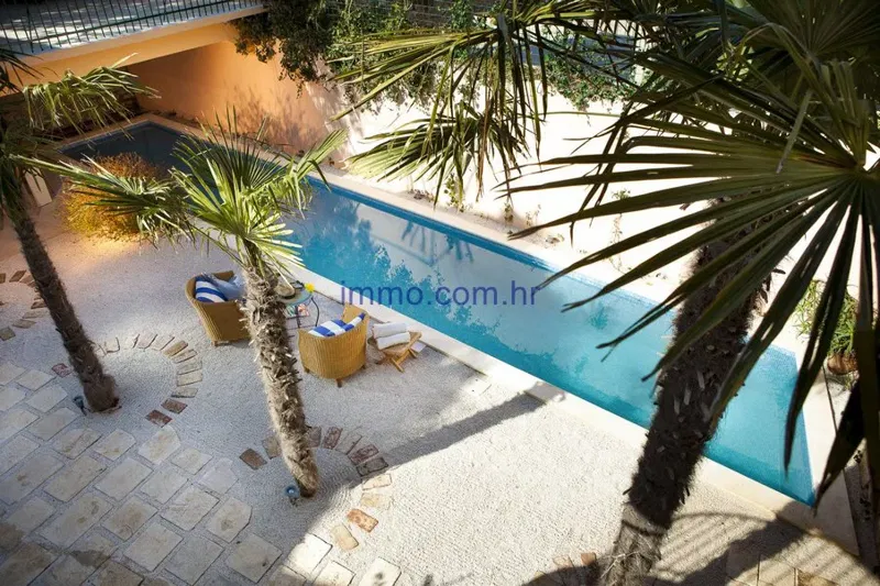 RENOVATED STONE VILLA ON THE ISLAND OF HVAR – 2
