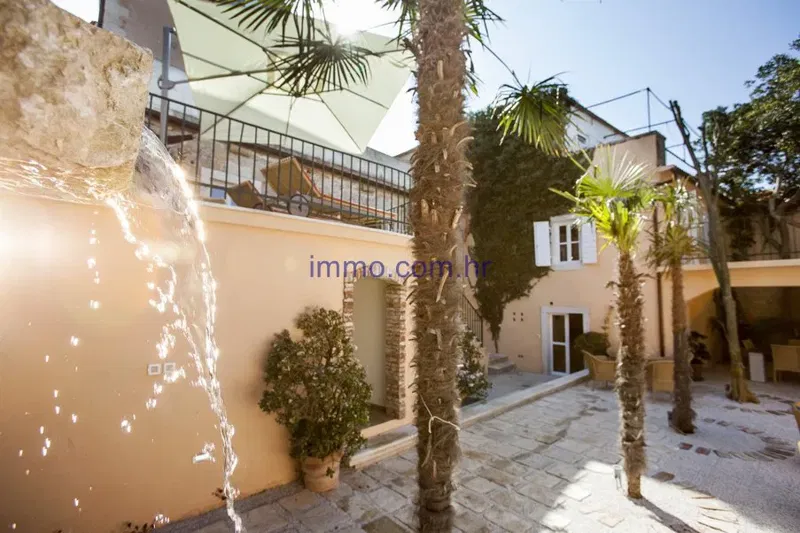 RENOVATED STONE VILLA ON THE ISLAND OF HVAR – 3