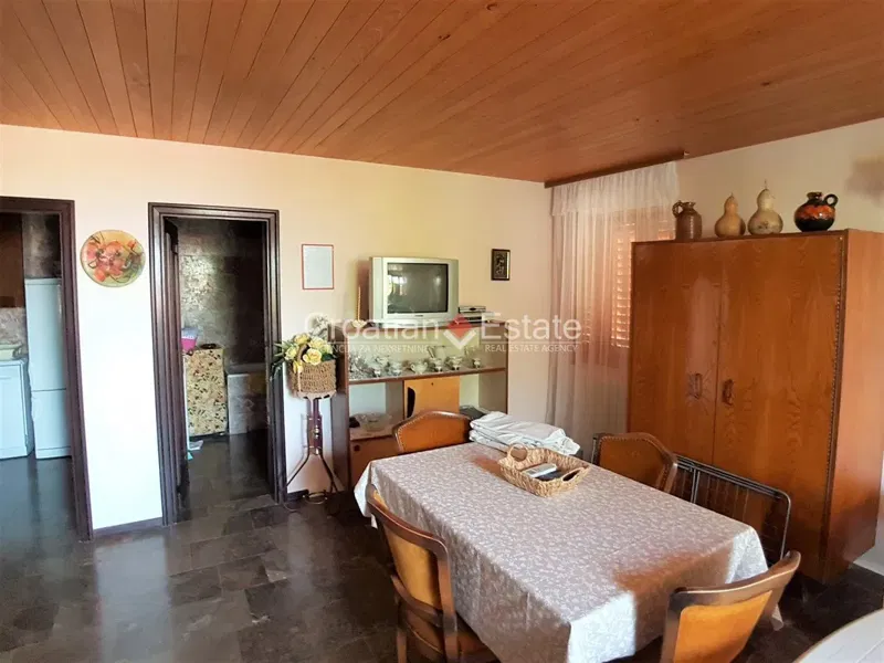 Island Brač - detached house with two apartments for sale – 3