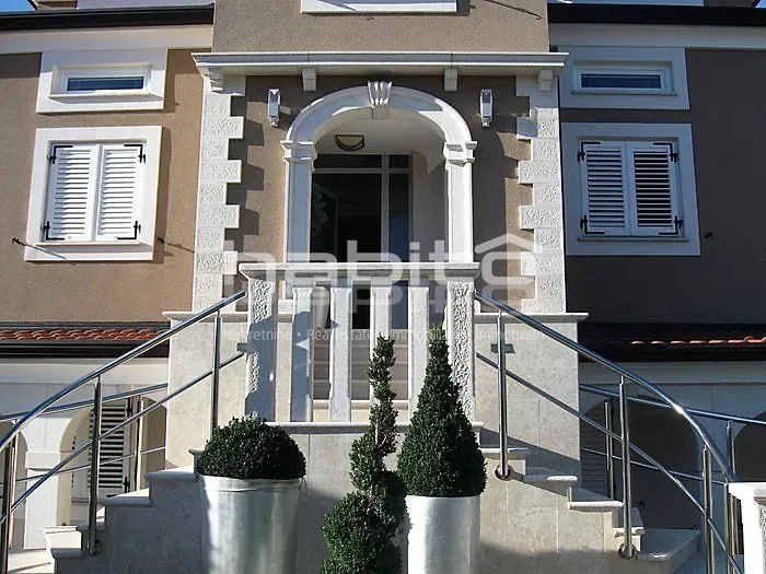 Parenzo 7 km - Bella villa moderna con 10 appartamenti e piscina - a 500 m dal mare! – 2