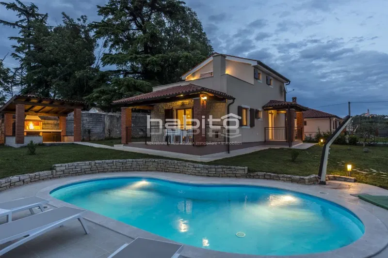 VISNJAN - WELL SELLED BUSINESS FOR SALE - 3 BEAUTIFUL HOUSES WITH POOL – 3
