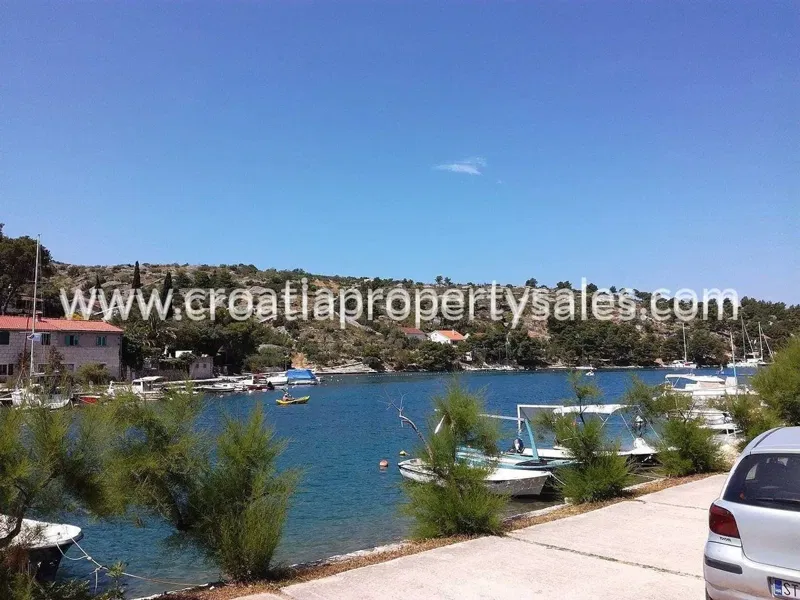 Brac, building land for sale, 450.000 € – 2