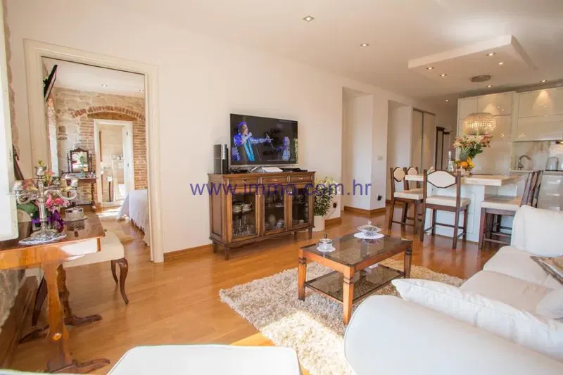 LUXURY APARTMENT IN THE HISTORICAL SPLIT CENTER – 2