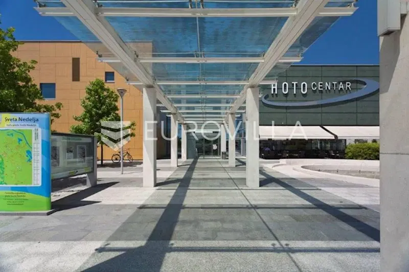 Sveta Nedelja, Hoto Centar poslovni prostor 204 m2