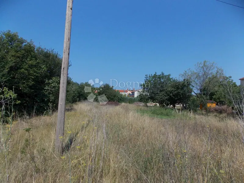 Land Busoler, Pula, 1.360m2 – 3