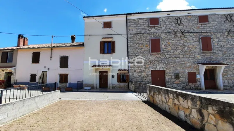 Porec 10 km, Kastelir - Renoviertes Steinhaus mit Garten + 7000 m2 Wald – 2
