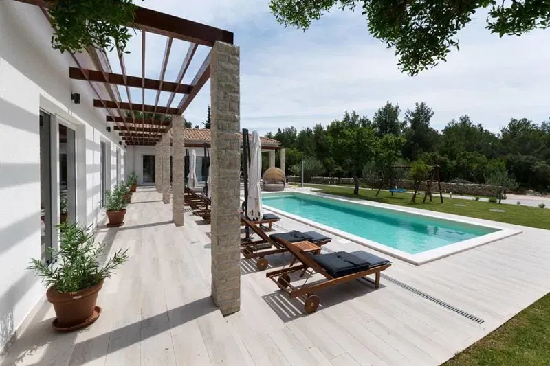 Beautiful groundfloor house with swimming pool in the hinterland of Sibenik – 3