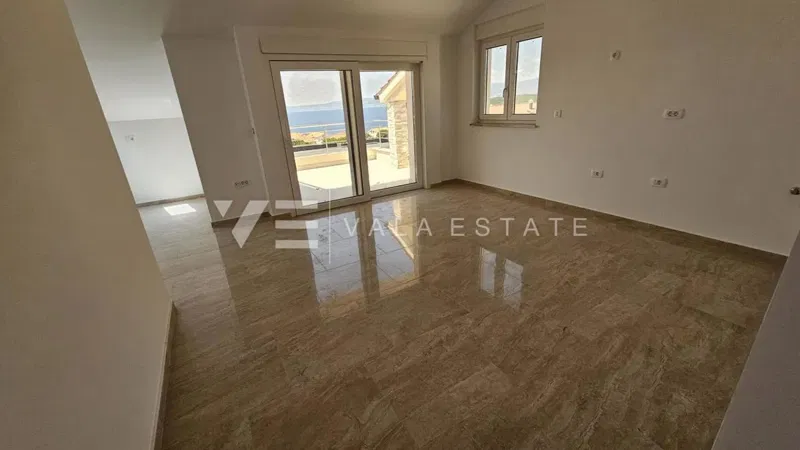 APARTMENT ON A HIGH ATTIC WITH A BEAUTIFUL SEA VIEW – 2