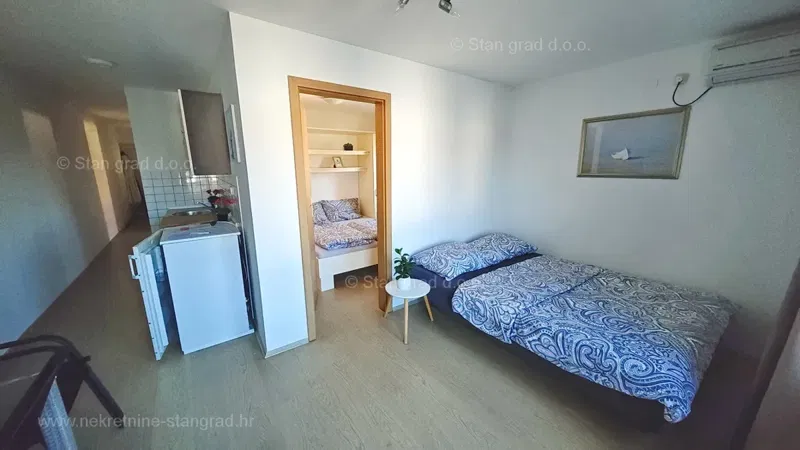 Soline bay, semi-detached house with pool 100 m from the sea! – 2
