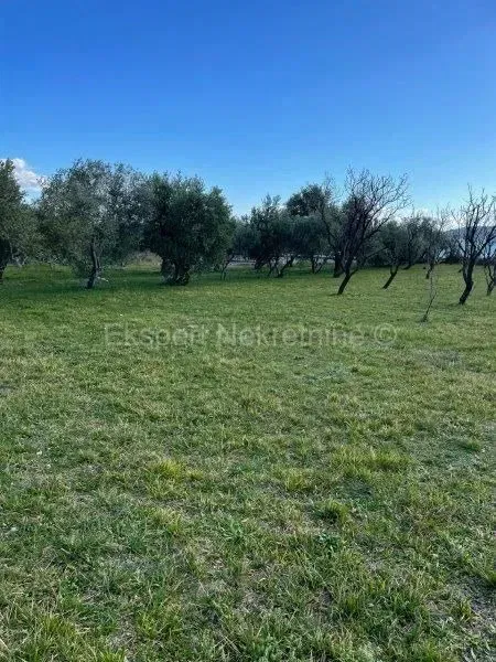 Kaštel Sućurac, building plot M7 2885m2 next to the highway – 2