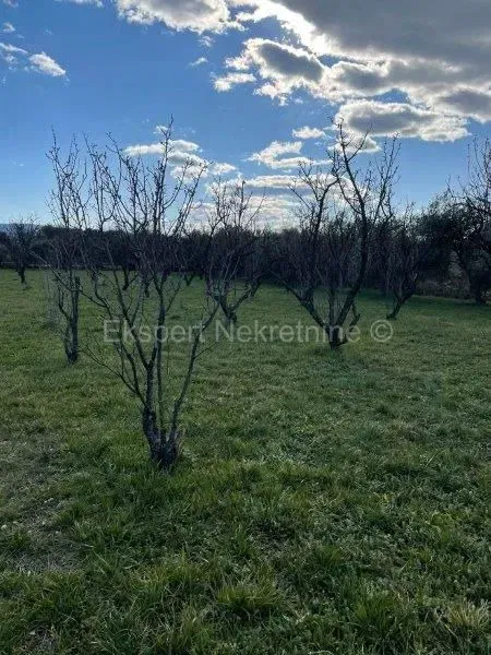 Kaštel Sućurac, building plot M7 2885m2 next to the highway – 3