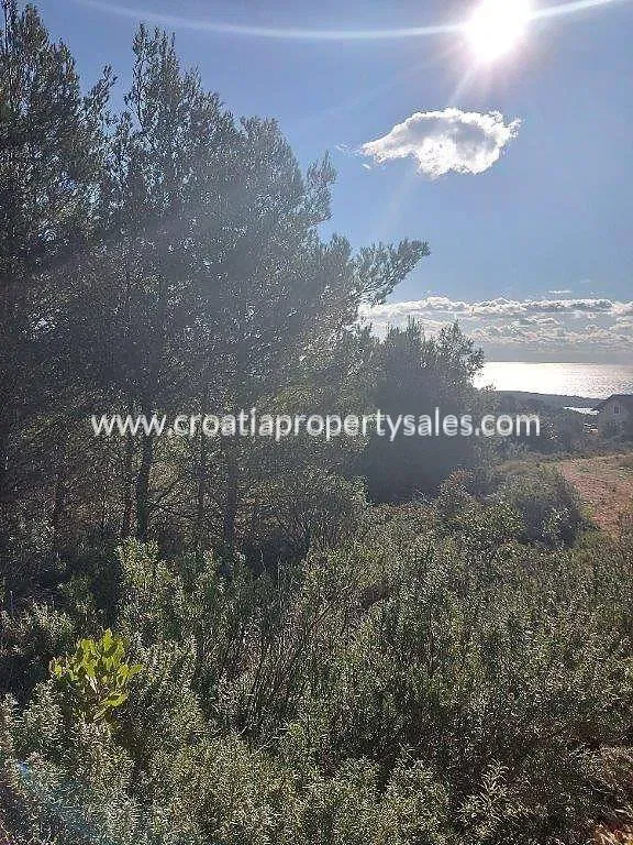 Vis, building land for sale, price on request – 2