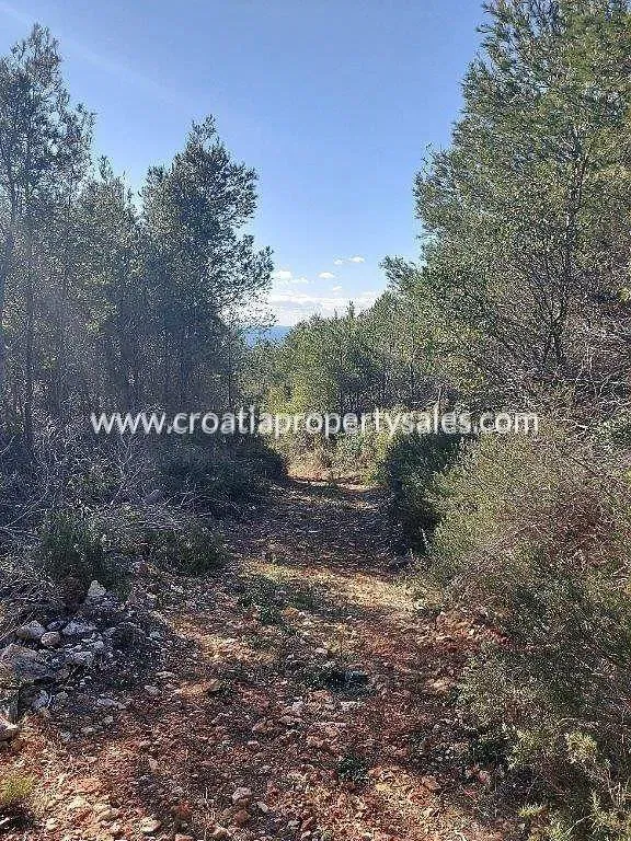 Vis, building land for sale, price on request – 3