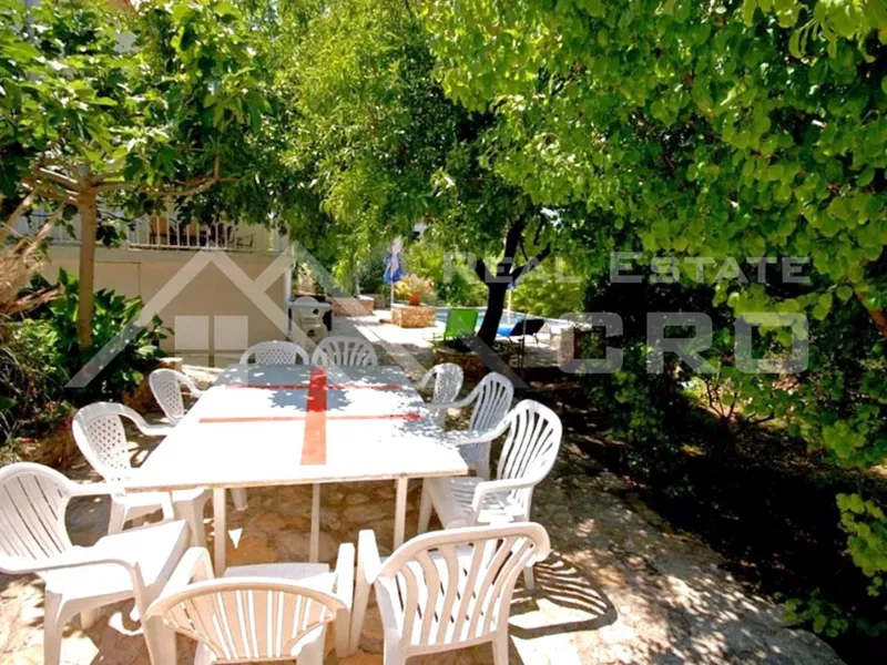 Ingatlan Brač - Villa vonzó helyen, gyönyörű tengerre néző kilátással, eladó – 3