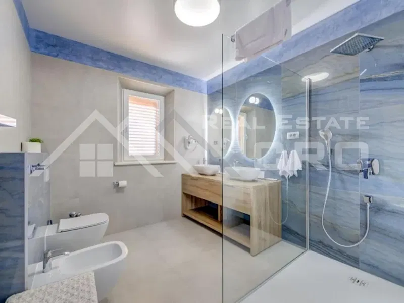 Rogoznica properties - Beautiful stone villa in the second row to the sea, surroundings of Rogoznica, for sale – 2