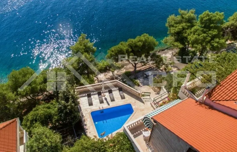 Villa in the first row to the sea for sale, Brac Island – 2