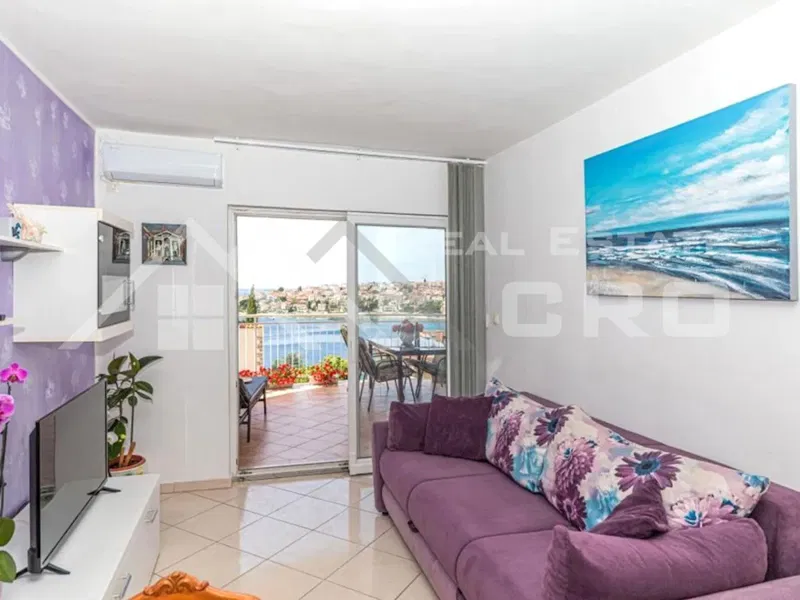 Immobili Čiovo - Casa con appartamenti con piscina e garage in vendita – 2