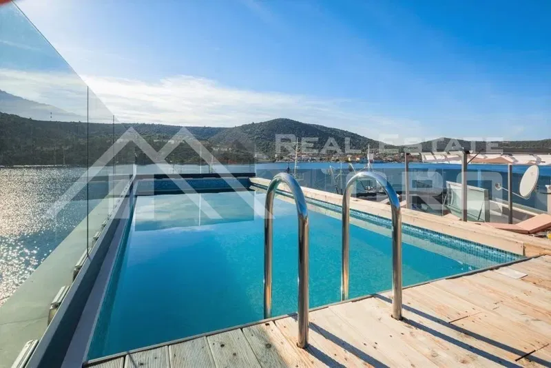 Trogir properties - Fully furnished newly built villa in the first row to the sea, near Trogir, for sale – 2