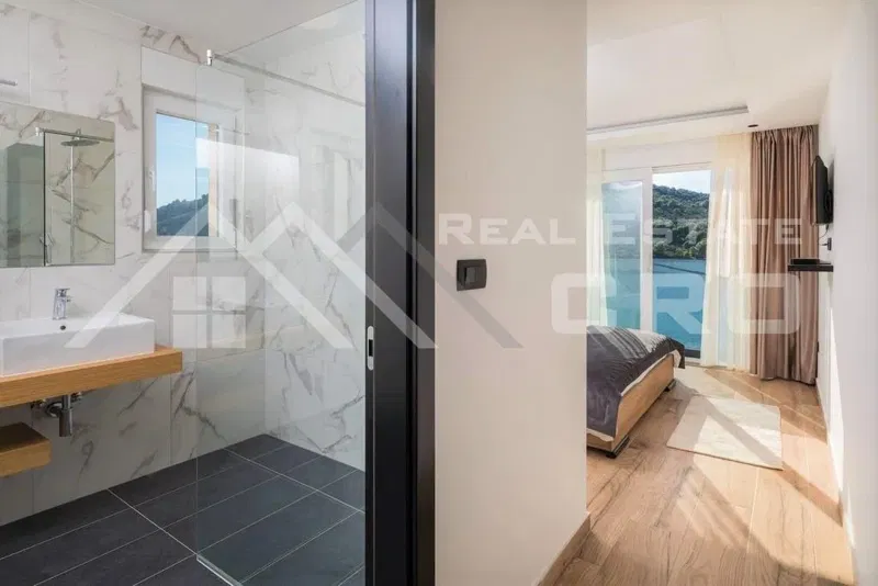Trogir properties - Fully furnished newly built villa in the first row to the sea, near Trogir, for sale – 3