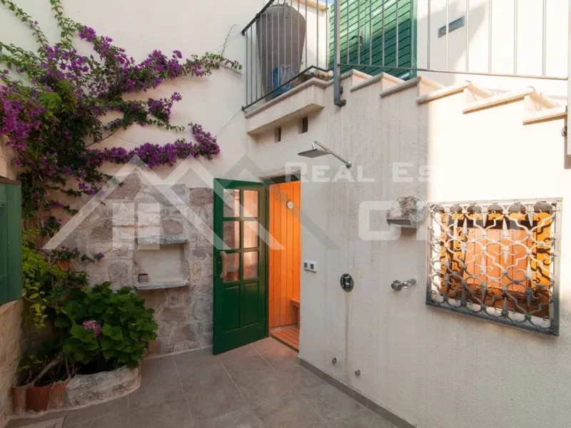 Immobili Brač - Villa con piscina e splendida vista sul mare in vendita, isola di Brač – 2