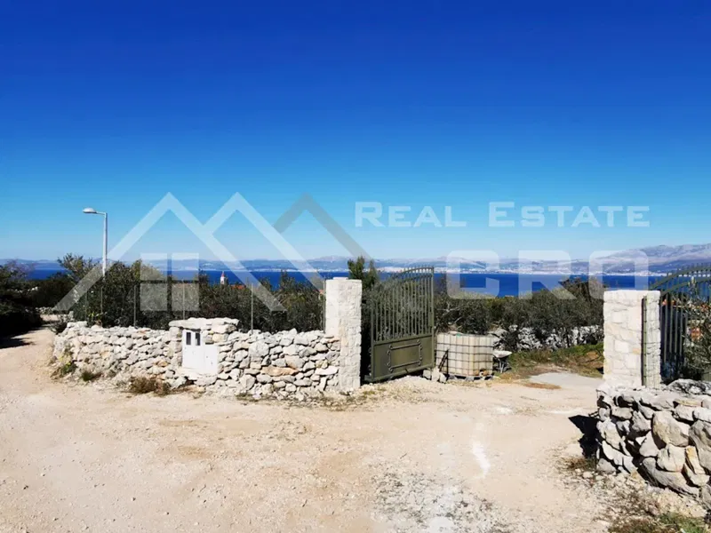 Brac properties – Agricultural land with a farm building and beautiful sea views, for sale – 2