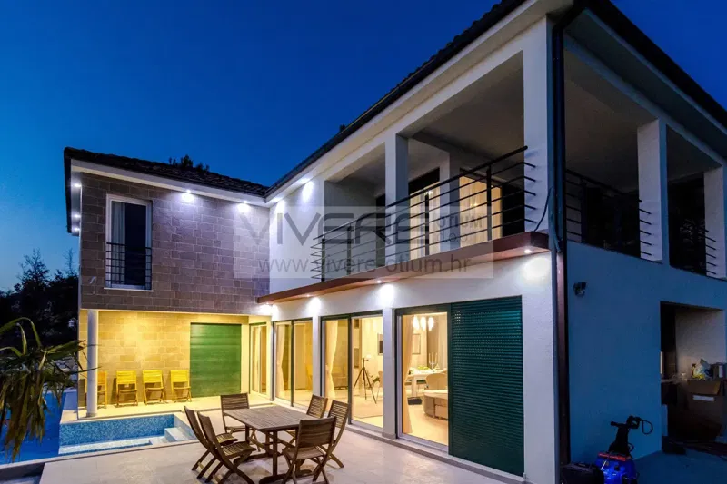 REDUCED PRICE - Georgeous Property with exceptional sea views – 2