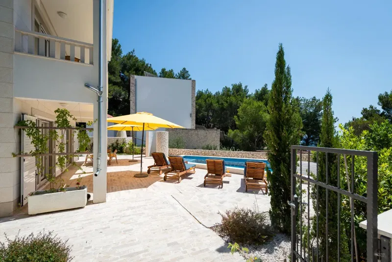 ***Exclusive sale - Brac-Milna - Villa first row by the sea*** – 2