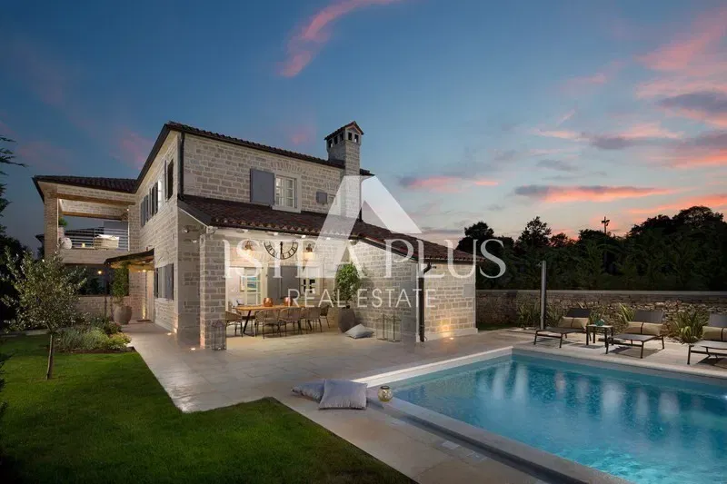 Lussuosa villa in pietra nel cuore dell'Istria con area sportiva – 3