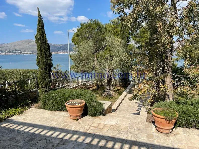 EXCLUSIVE SALE! BEAUTIFUL SEAFRONT HOUSE ON THE ISLAND OF ČIOVO FOR SALE! – 2