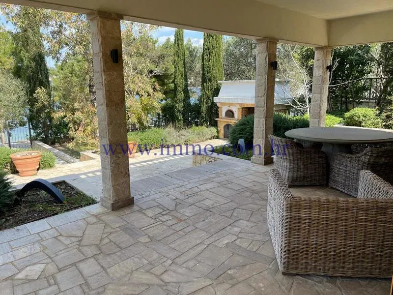 EXCLUSIVE SALE! BEAUTIFUL SEAFRONT HOUSE ON THE ISLAND OF ČIOVO FOR SALE! – 3
