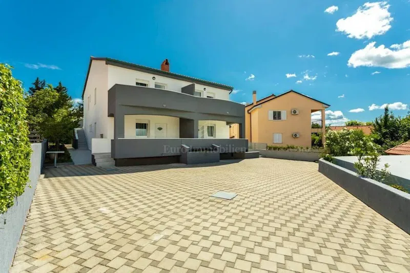 Soline, villetta bifamiliare con piscina a 100m dal mare – 3