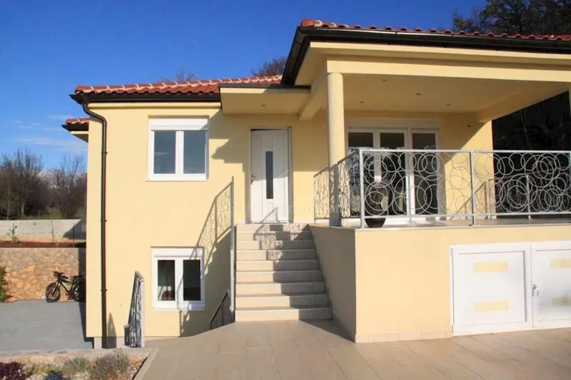 Bella casa con piscina e vista mare! – 2