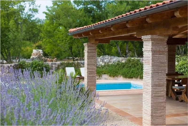 Stone house in a quiet location – 3