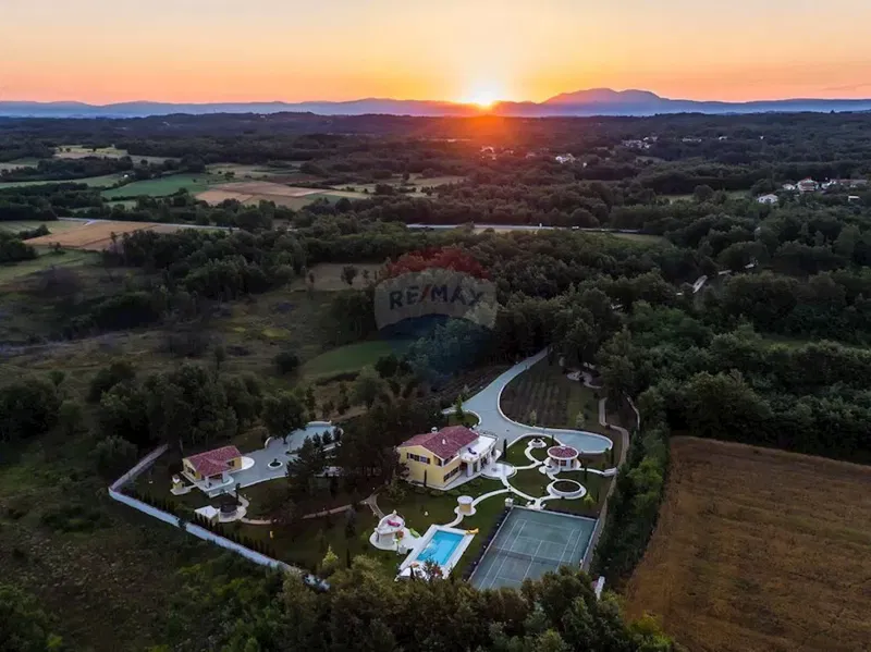 Villa Singola/Casa Vacanza Zabrežani, Pazin - Okolica, 500m2 – 2
