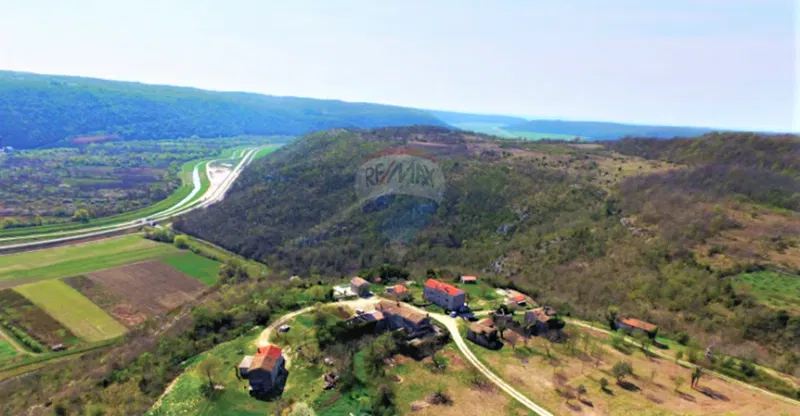 Building plot Grožnjan, 114.440m2 – 2