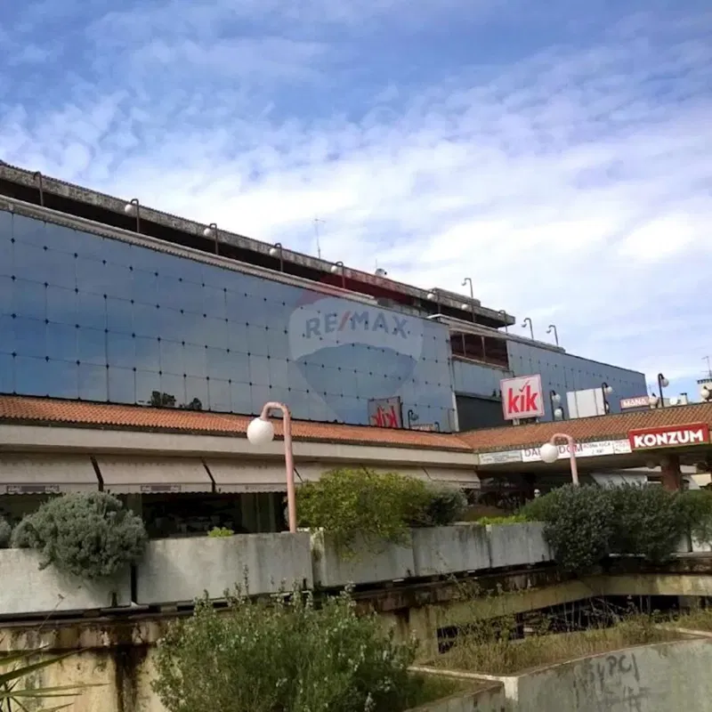 Attività commerciale Umag, 1.072m2 – 3