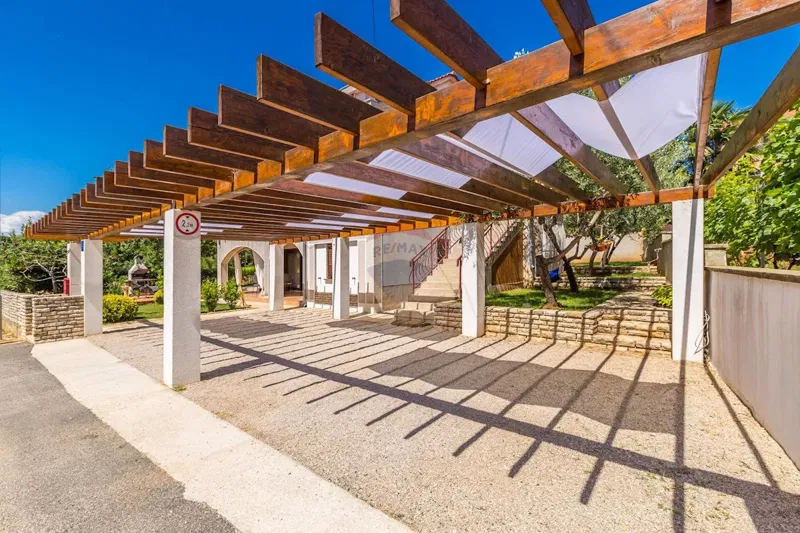 Villa Singola/Casa Vacanza Pinezići, Krk, 380m2 – 2