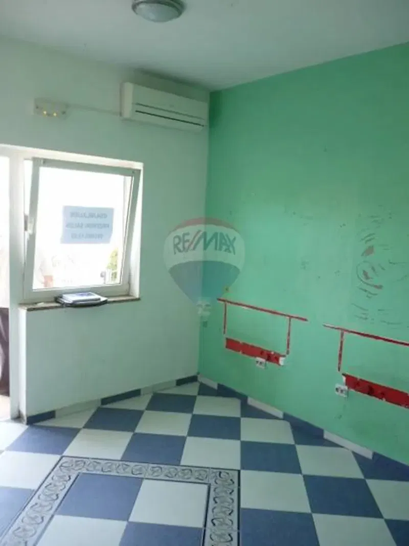 Commercial property Sroki – 2