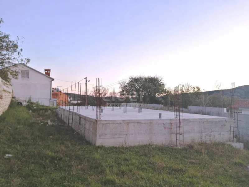 GRIŽANE Započeta gradnja s važećom građevinskom dozvolom – 2