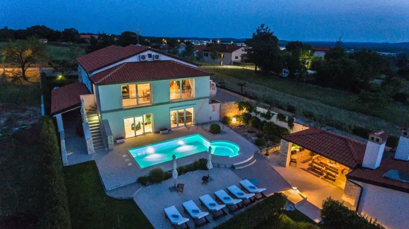 ROVIGNO - villa con piscina e ampio giardino – 3