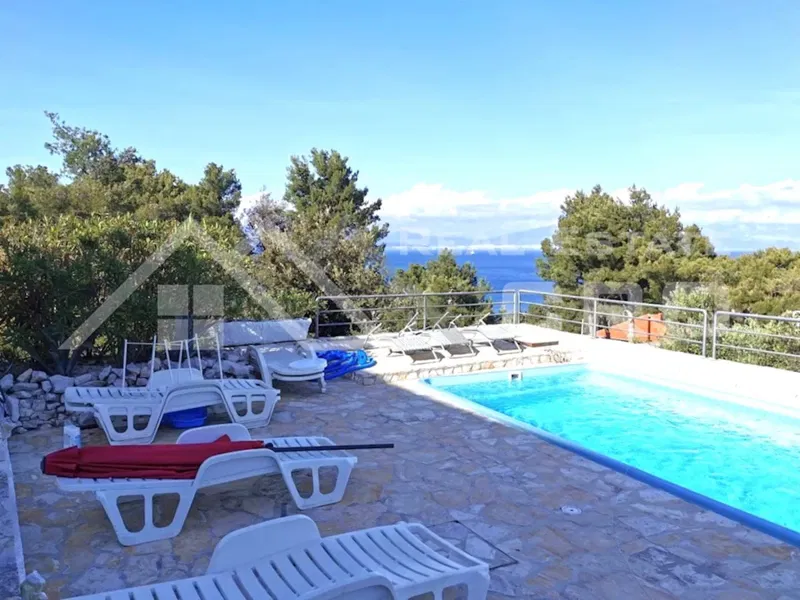 Immobili Šolta - Bellissima casa con appartamenti con piscina e vista mare, in vendita – 3